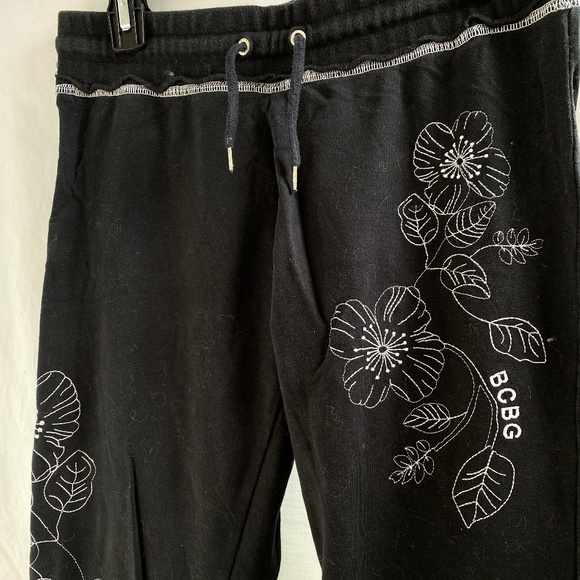 BCBGMaxAzria Performance Jogger Set Size: Medium - Picture 8 of 15